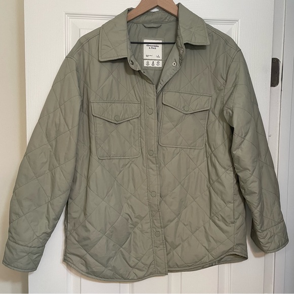 Abercrombie & Fitch Jackets & Blazers - Abercrombie & Fitch Sage Green Quilted Jacket - Size Small